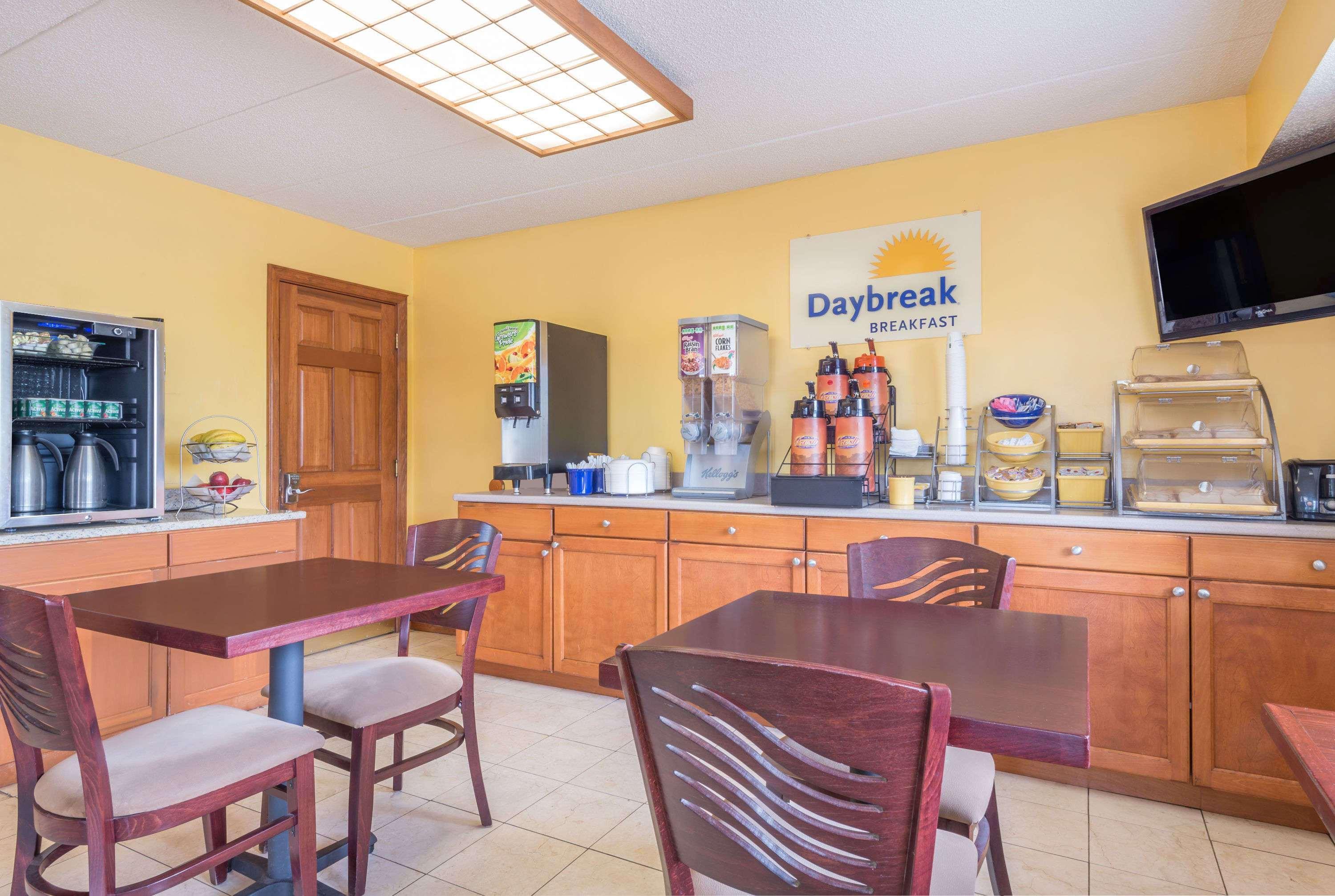 Days Inn By Wyndham Columbus Fairgrounds Екстериор снимка