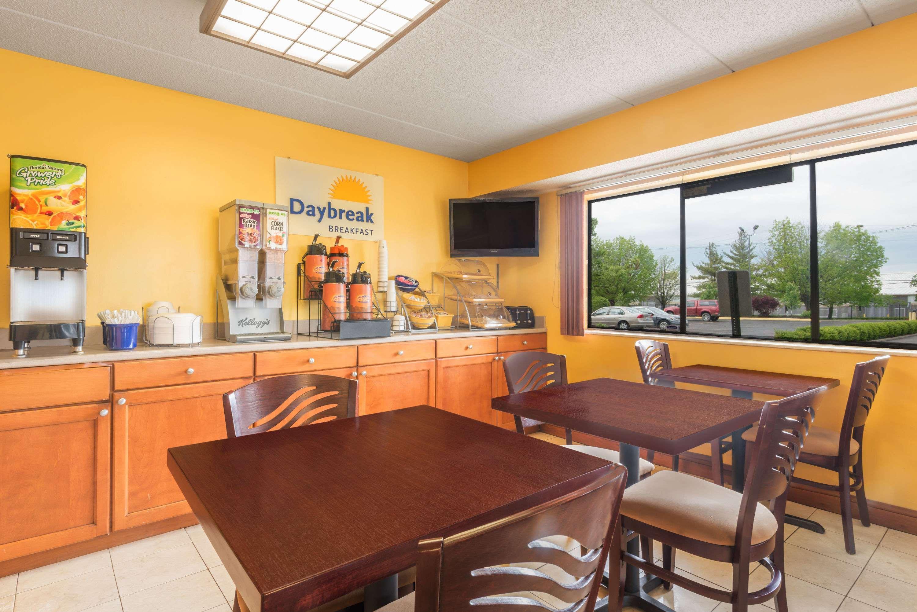 Days Inn By Wyndham Columbus Fairgrounds Екстериор снимка