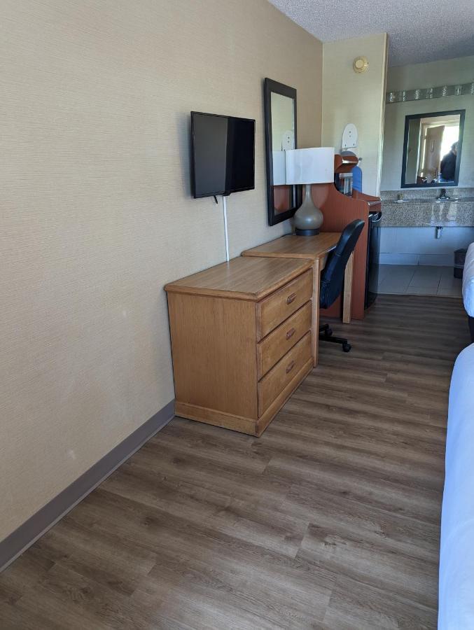 Days Inn By Wyndham Columbus Fairgrounds Екстериор снимка